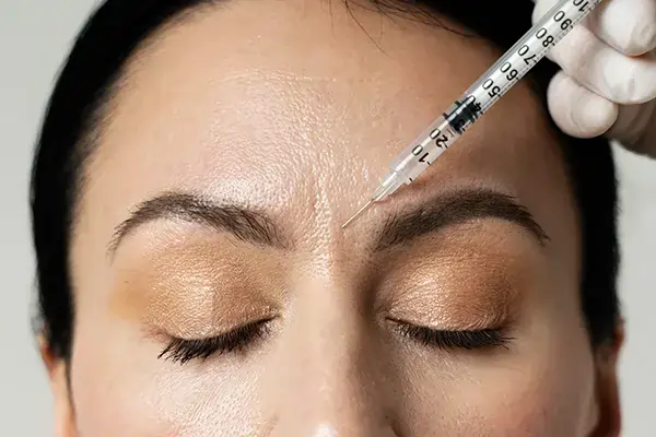 مراقبتهای ضروری پس از تزریق فیلر خط اخم